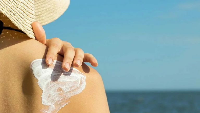 Top 4 des crèmes solaires anti-taches