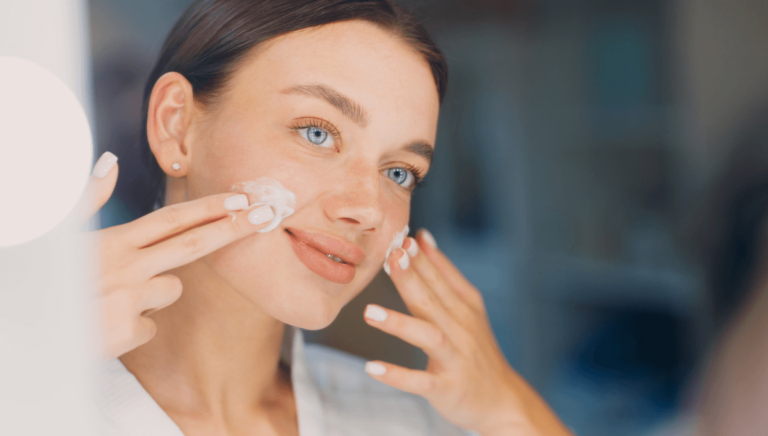 Comment appliquer la crème solaire sur le visage ?